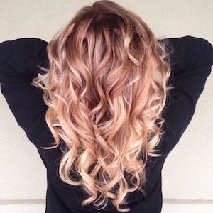 cheveux rose doré